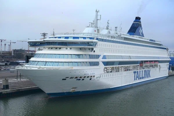 Cruise ship in a sea near Helsinki — Stock Photo, Image