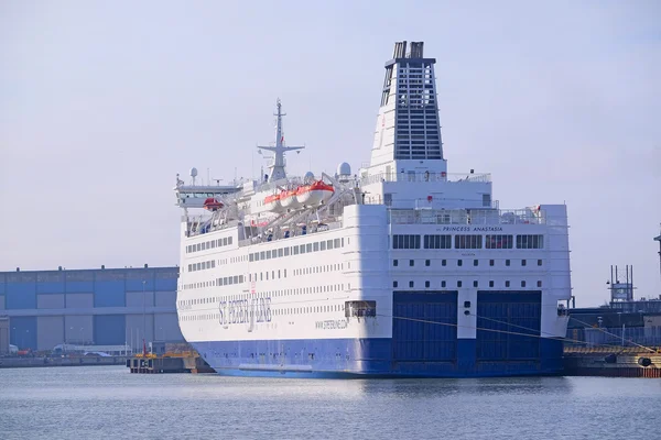 Výletní loď v moři poblíž Helsinki — Stock fotografie