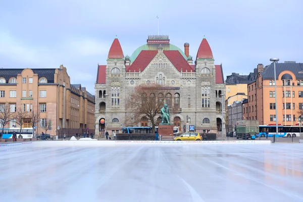 Каток в центре Хельсинки — стоковое фото