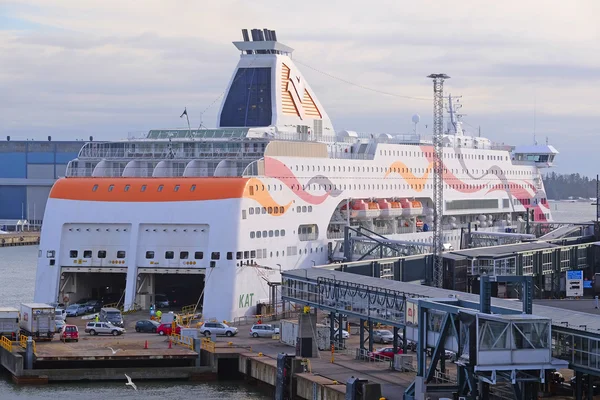 Cruise gemi Helsinki yakınındaki bir denizde — Stok fotoğraf