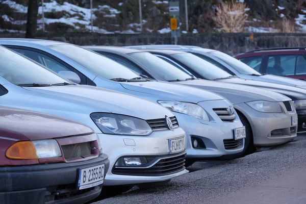 Los coches de estacionamiento en Helsinki —  Fotos de Stock