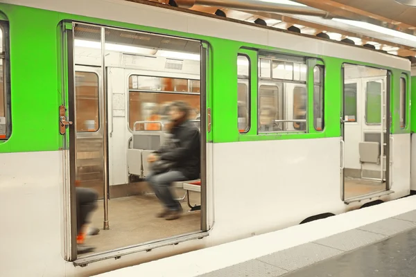 Metro train in Paris — Stock Photo, Image