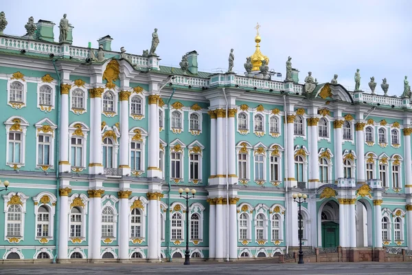 Строительство Эрмитажа и Зимнего дворца в Санкт-Петербурге — стоковое фото