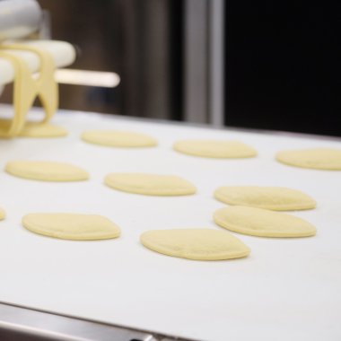 Ekmek üretim hattı