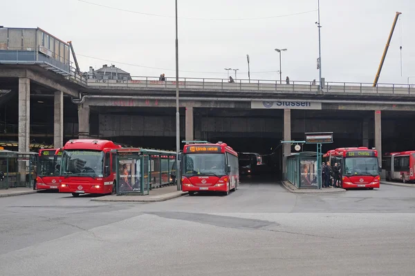 Autobus w centrum Sztokholmu — Zdjęcie stockowe