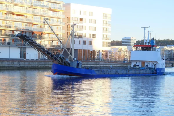 Вантажне судно в Стокгольмі — стокове фото