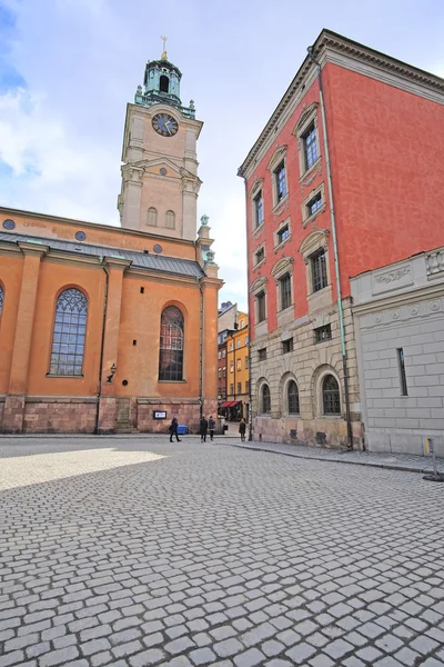 Oude stad straat in stockholm — Stockfoto