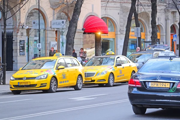 Taxi på en parkering i Stockholm — Stockfoto