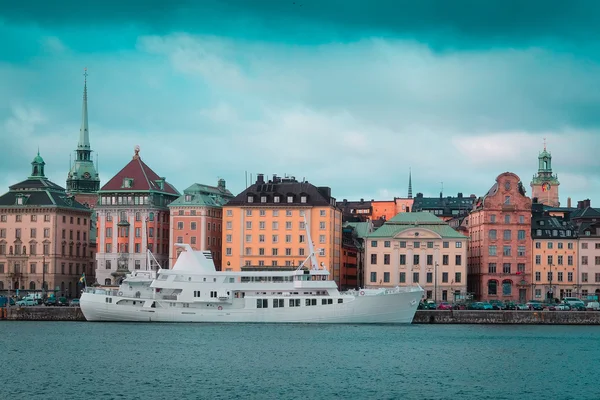 Пасажирське судно в Стокгольмі гавані — стокове фото