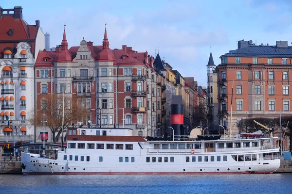 Passagierschiff auf Stockholm — Stockfoto