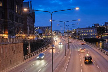 gece trafikte bir merkezi Stockholm, İsveç