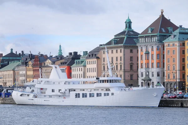 Passagierschiff auf Stockholm — Stockfoto