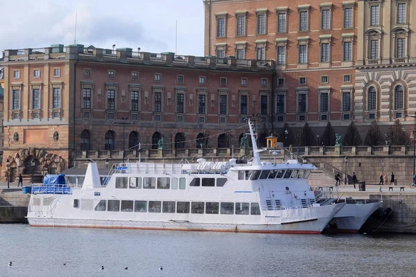 Navio de passageiros em Estocolmo — Fotografia de Stock