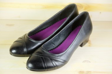 bir kadına Ayakkabı 