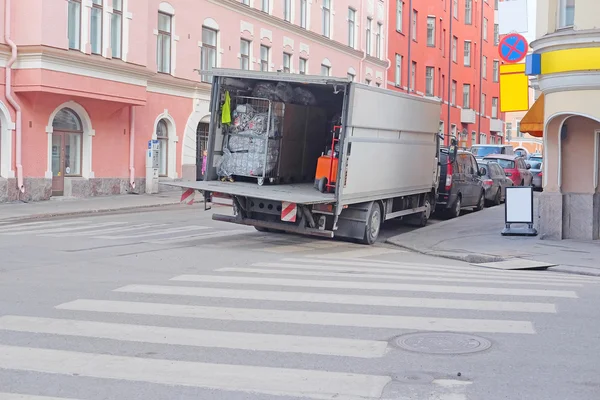 Načítání truck v Helsinkách — Stock fotografie