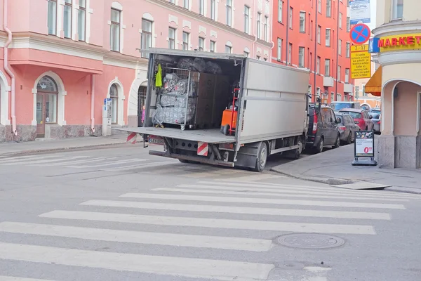 Načítání truck v Helsinkách — Stock fotografie