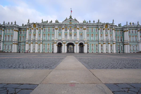 Edificio del Hermitage y Palacio de Invierno en San Petersburgo — Foto de Stock