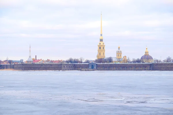 Fortaleza Peter-Paul en San Petersburgo —  Fotos de Stock