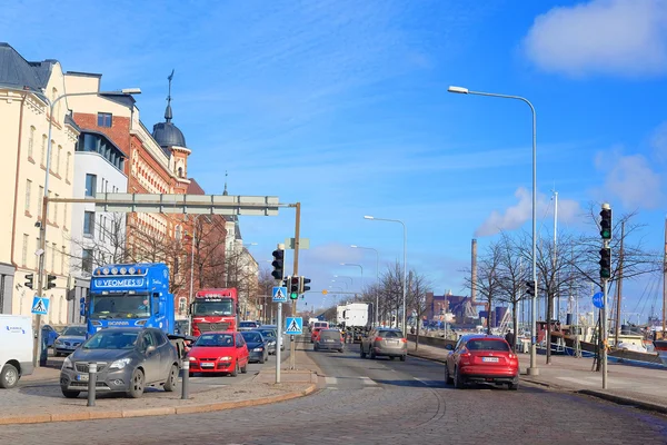 Tráfico en una calle de Helsinki — Foto de Stock