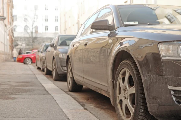 Parkende Autos in Helsinki — Stockfoto