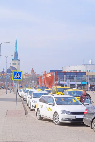 Estación de taxis cerca del puerto de Tallin — Foto de Stock