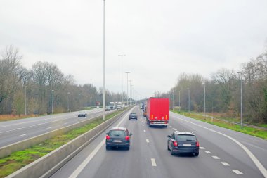 Belçika'daki bir karayolu üzerinde Rating