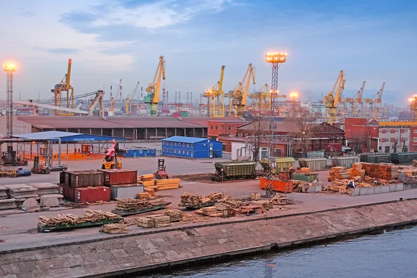 Cargo port i St Petersburg — Stockfoto