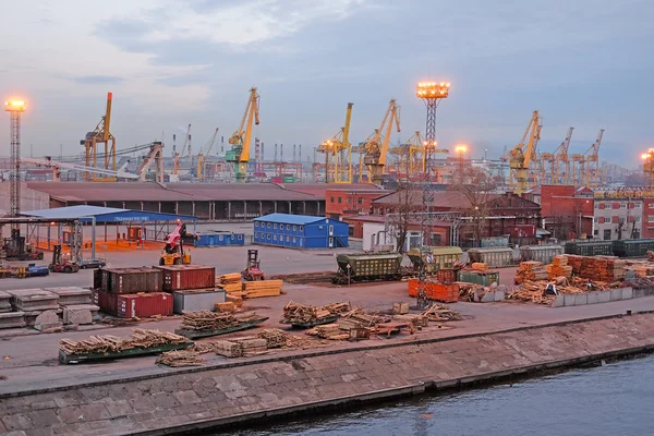 Cargo port i St Petersburg — Stockfoto