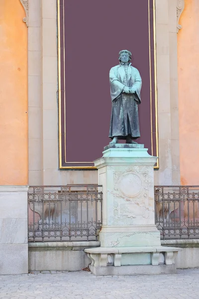 Statue de l'écrivain Olaus Petri à Stockholm — Photo