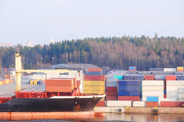 Puerto de carga en Estocolmo —  Fotos de Stock