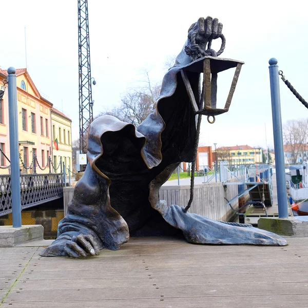 Socha plíživé Ghost na nábřeží Klaipeda, výhradně — Stock fotografie