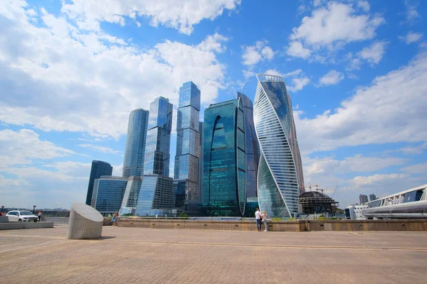 Веив-од-небоскребы Москвы — стоковое фото