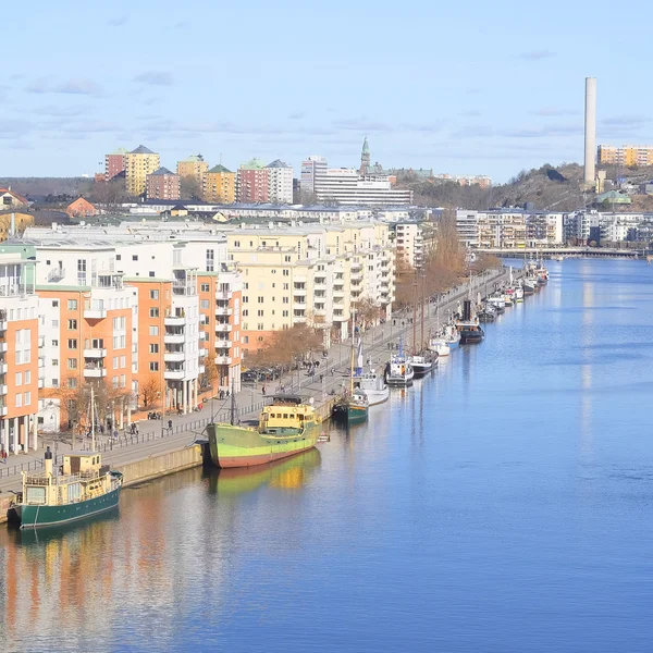 Грузовое судно в Стокгольме — стоковое фото