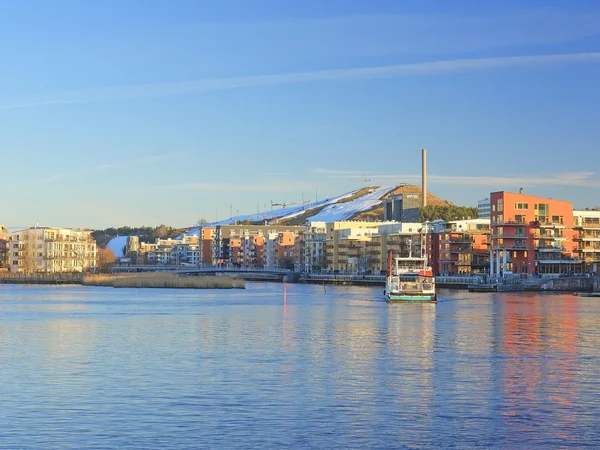  Stockholm limanında yolcu gemisi