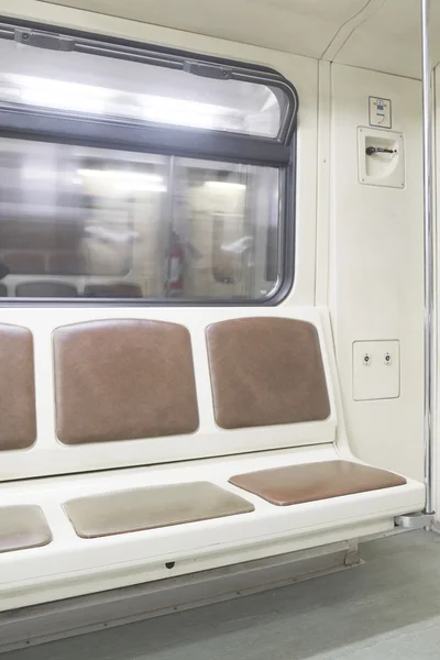 Carruajes vacíos del metro —  Fotos de Stock