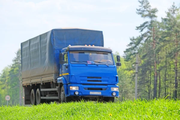 Ciężarówki na autostradzie w regionie Moscow region — Zdjęcie stockowe