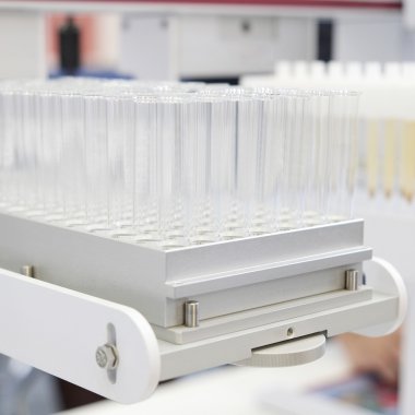 Arabalar bir dağıtıcının showroom