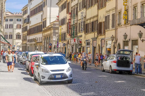 Taxi in Florencia, Italia — Foto de Stock