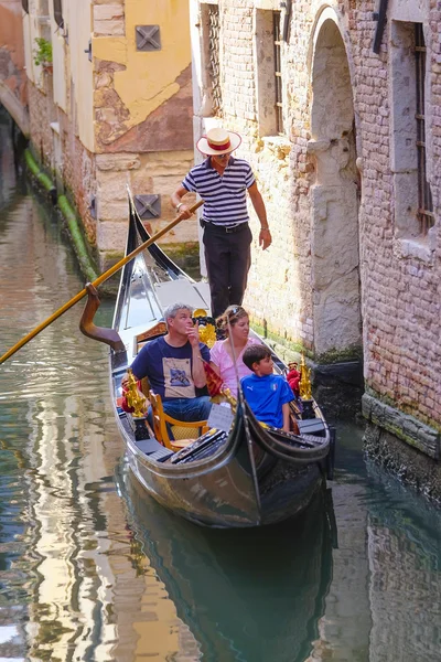 Kanaal in Venetië, Italië — Stockfoto