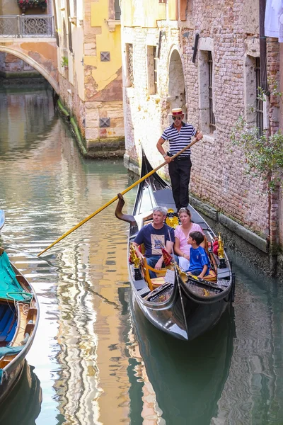 Kanaal in Venetië, Italië — Stockfoto