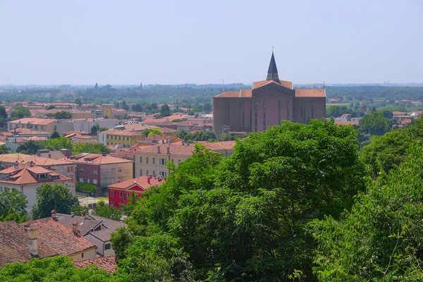 Cathédrale dans une vieille ville de Monselice — Photo