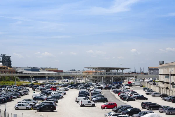 Car parking in Venice — Stock Photo, Image