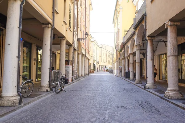 La strada in un centro di Mantova — Foto Stock