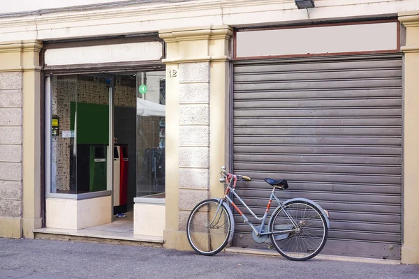 Fahrrad auf einer straße im zentrum von vicenza — Stockfoto