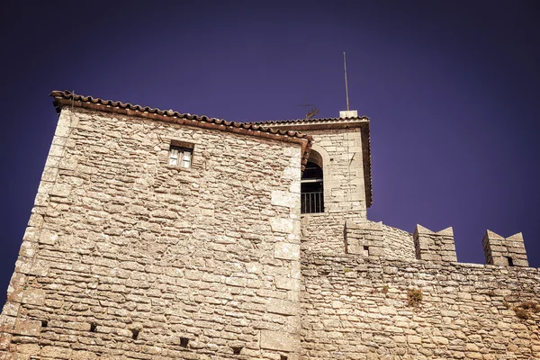 Castel in een centrum van San-Marino — Stockfoto