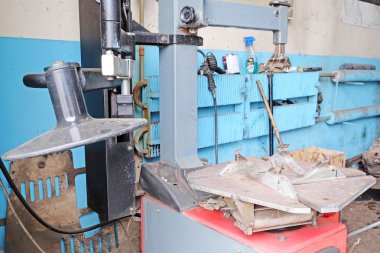  Lastik montaj makinesi