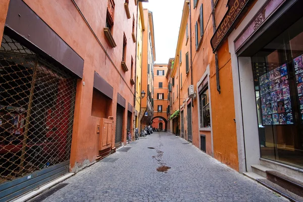 ボローニャの旧市街の中心部の通り — ストック写真