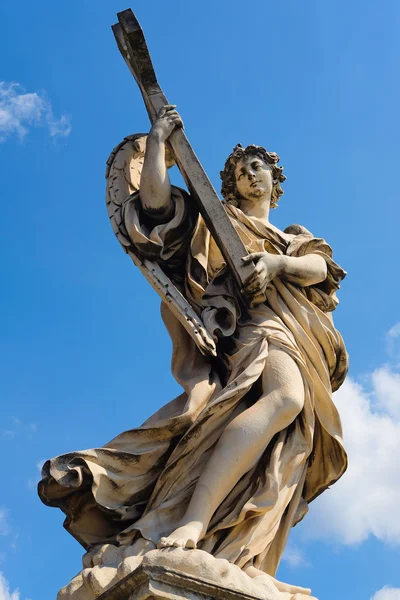Denkmal auf ponte sant 'angelo in rom — Stockfoto