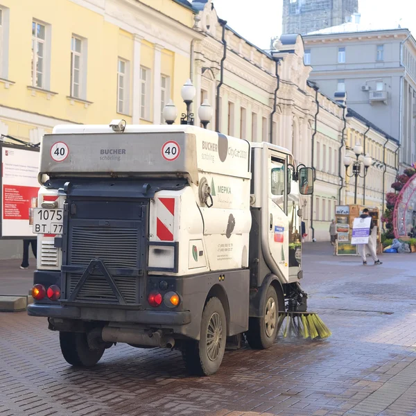 Pouliční čistič na ulici Arbat — Stock fotografie