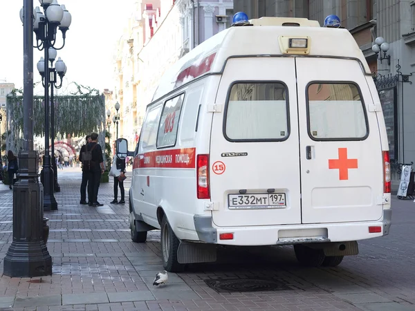 Uma ambulância de emergência — Fotografia de Stock